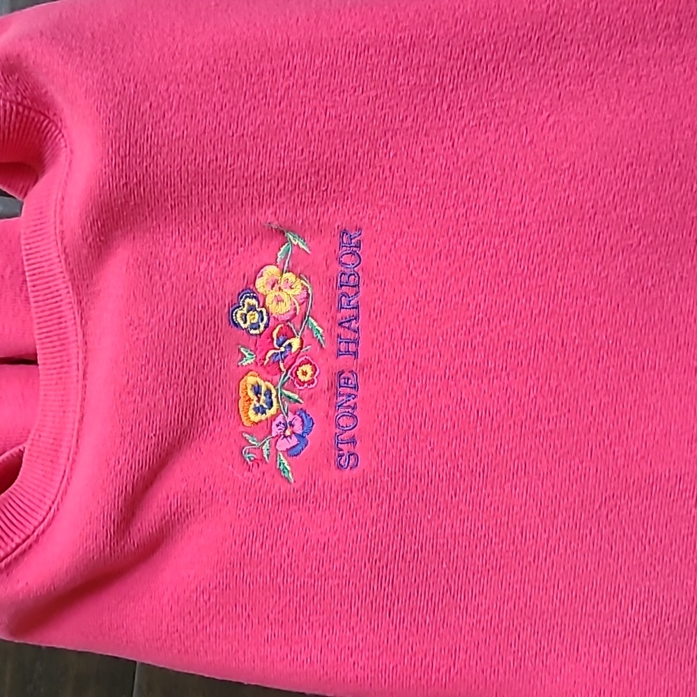 Champion Size XL STONE HARBOR Sweatshirt in Hot Pink with Embroidered Flowers